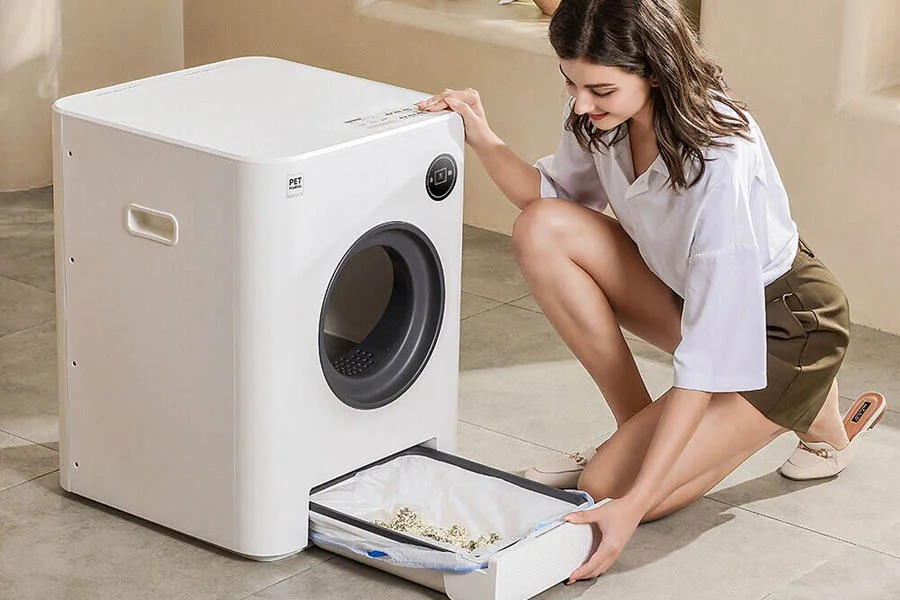 Automatic Litter Box for Multiple Cats